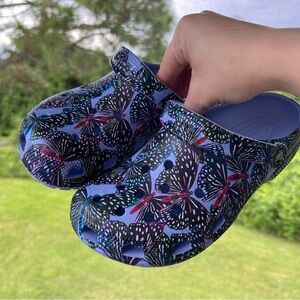 Women’s Crocs purple butterfly size 8